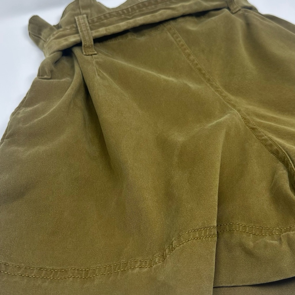 Topshop Green Cargo Shorts with Relaxed Fit - Picture 4 of 5
